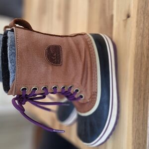 Sorel Women's Tan and Black Snow Boots